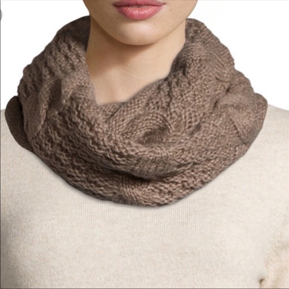 NWT Tahari Cable Knit Infinity Scarf In Taupe